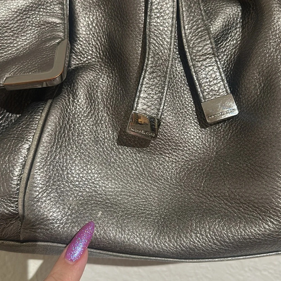 MICHAEL KORS | Beverly Large Silver Satchel - Picture 3 of 10